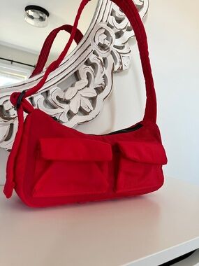 Cargo Baggu Shoulder Bag in Candy Apple Ted